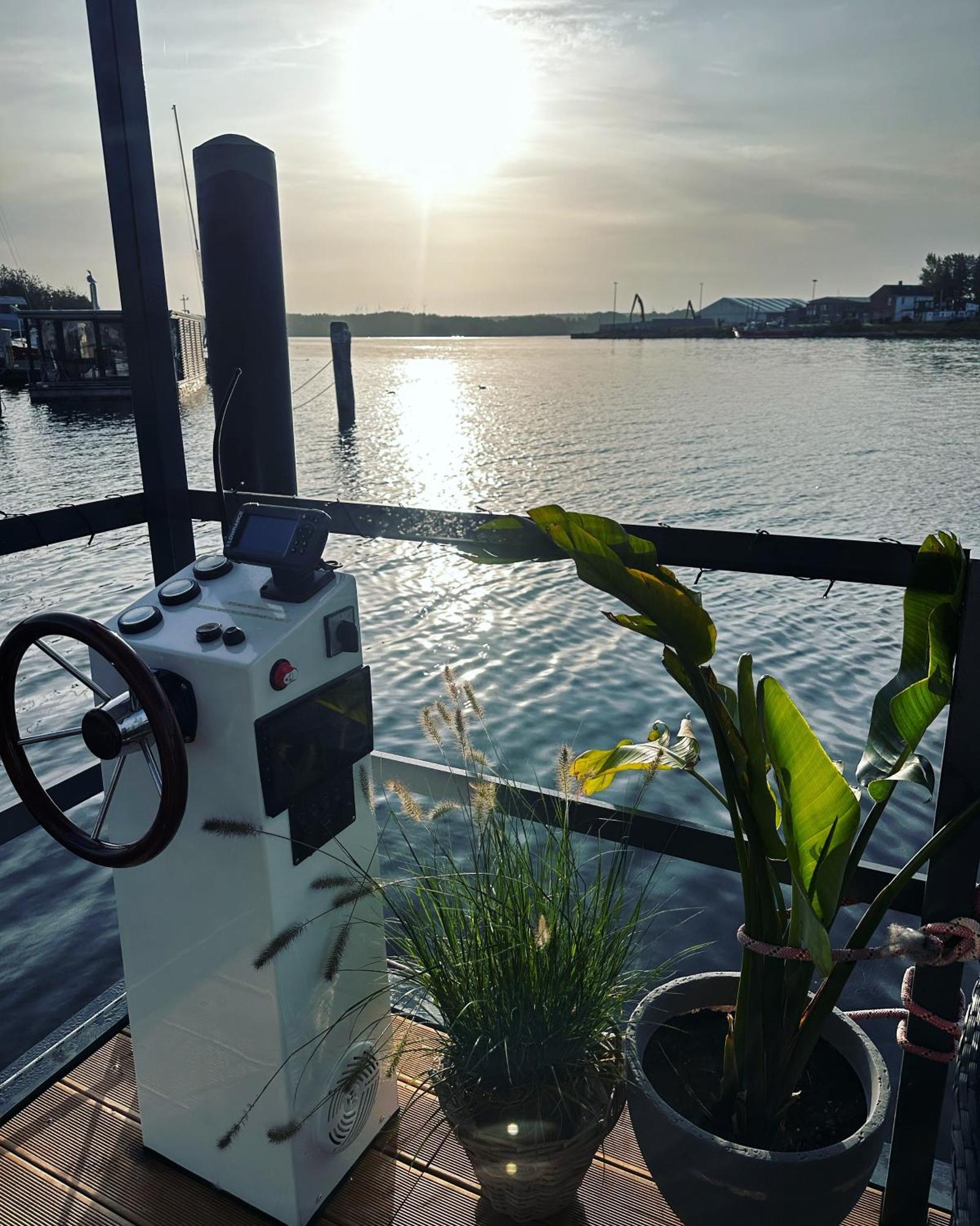 Ferienwohnung Premium Hausboot Trave Traum Lübeck Exterior foto