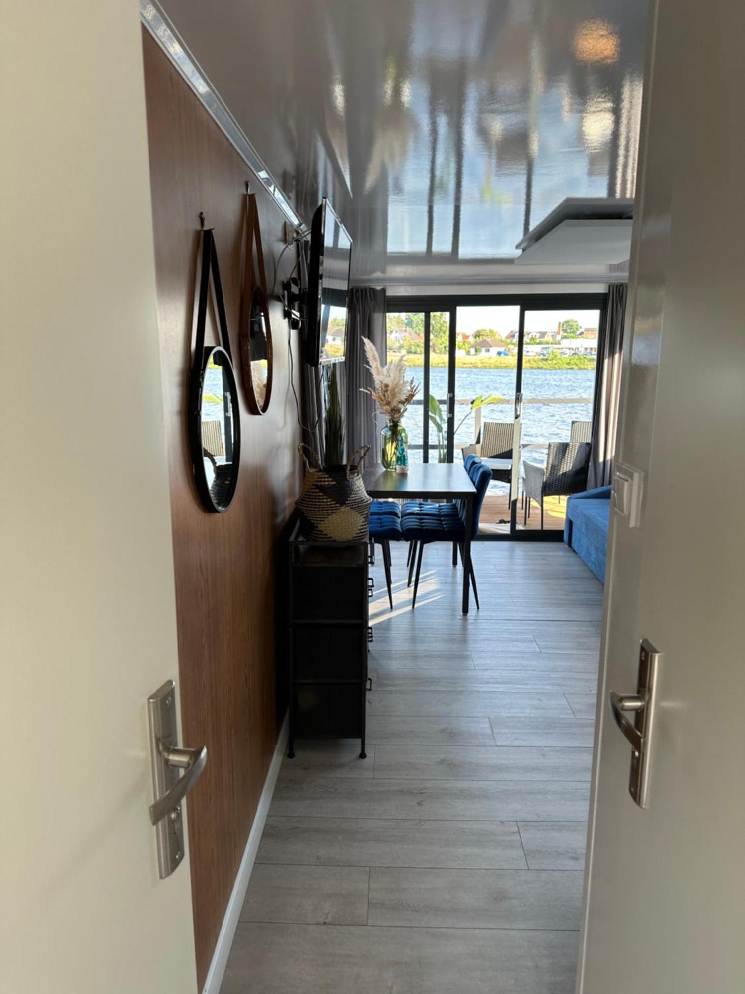 Ferienwohnung Premium Hausboot Trave Traum Lübeck Exterior foto