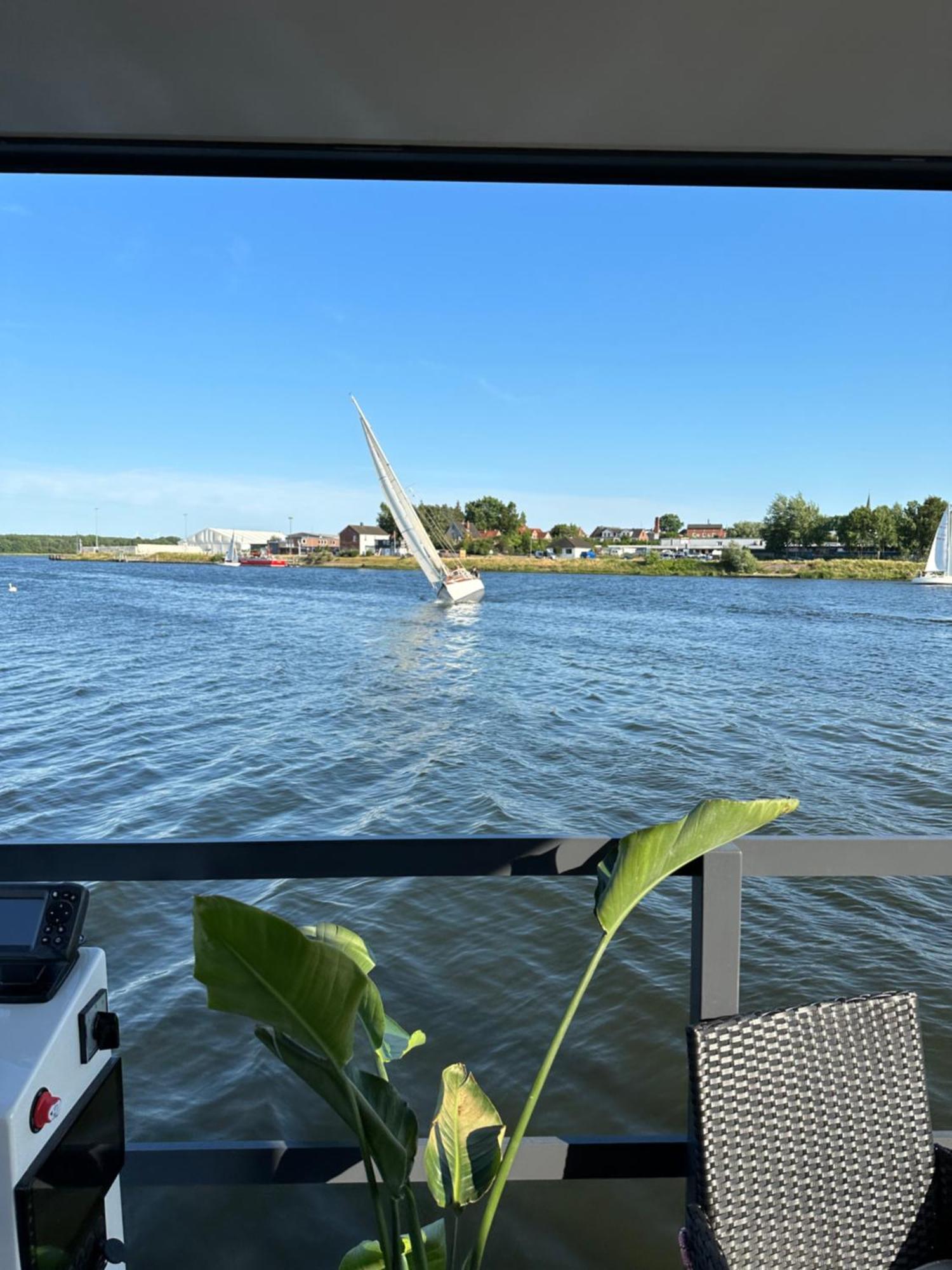Ferienwohnung Premium Hausboot Trave Traum Lübeck Exterior foto